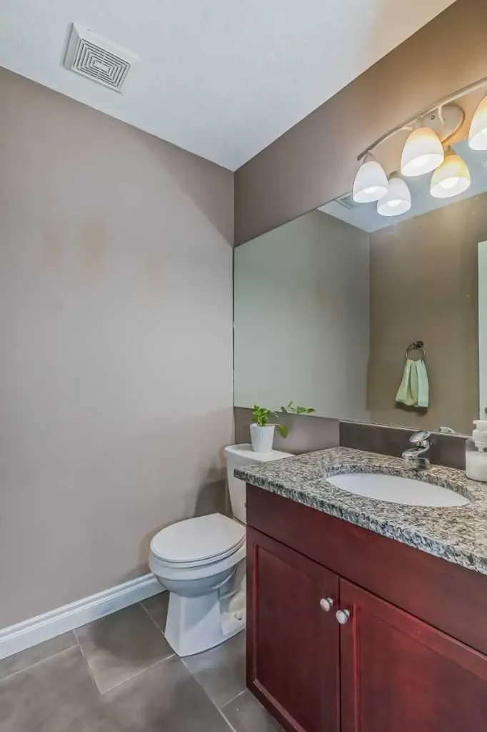 834 2 Avenue NW Calgary AB T2N0E5