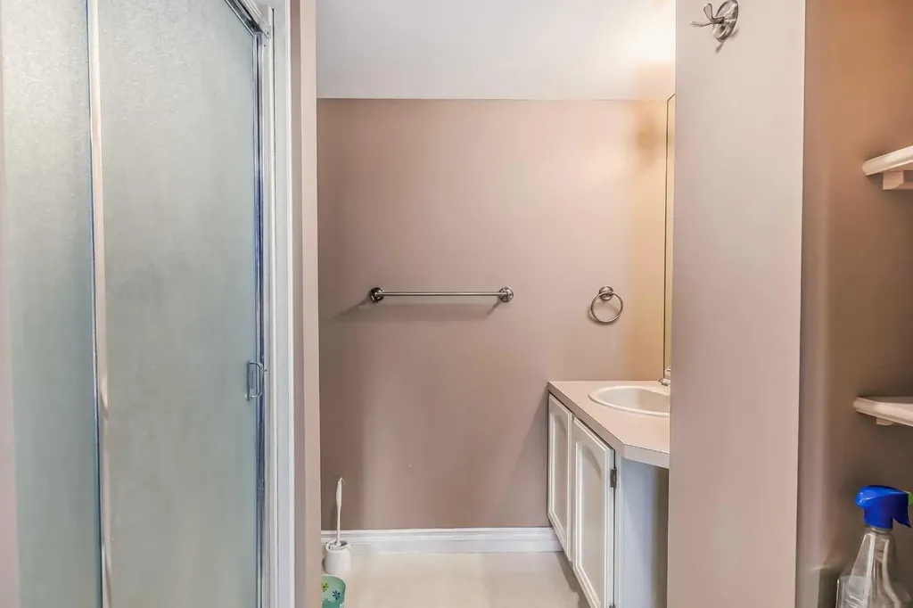834 2 Avenue NW Calgary AB T2N0E5
