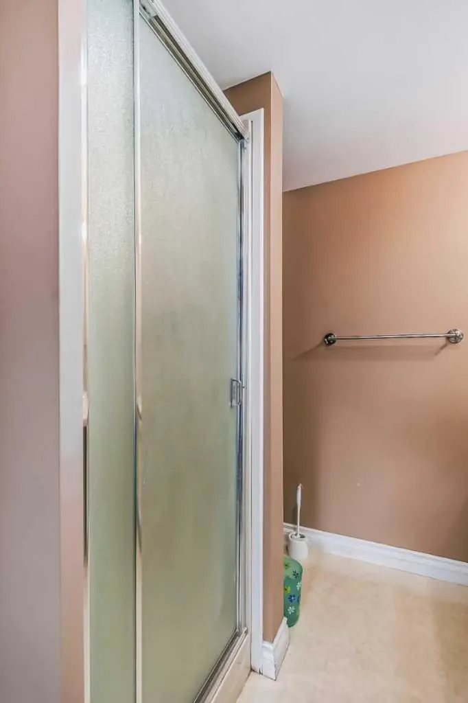 834 2 Avenue NW Calgary AB T2N0E5