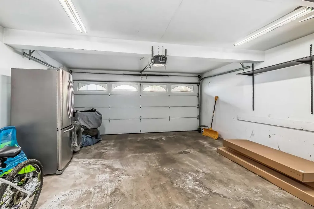 834 2 Avenue NW Calgary AB T2N0E5