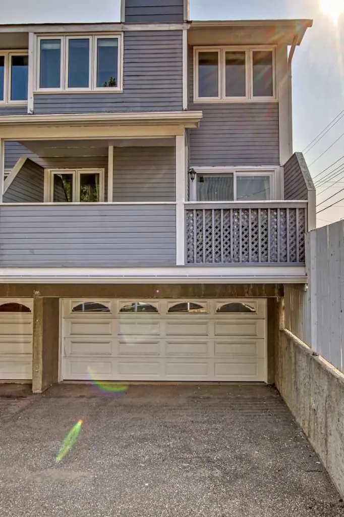 834 2 Avenue NW Calgary AB T2N0E5