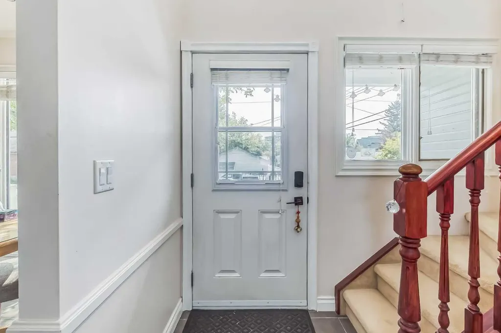 834 2 Avenue NW Calgary AB T2N0E5