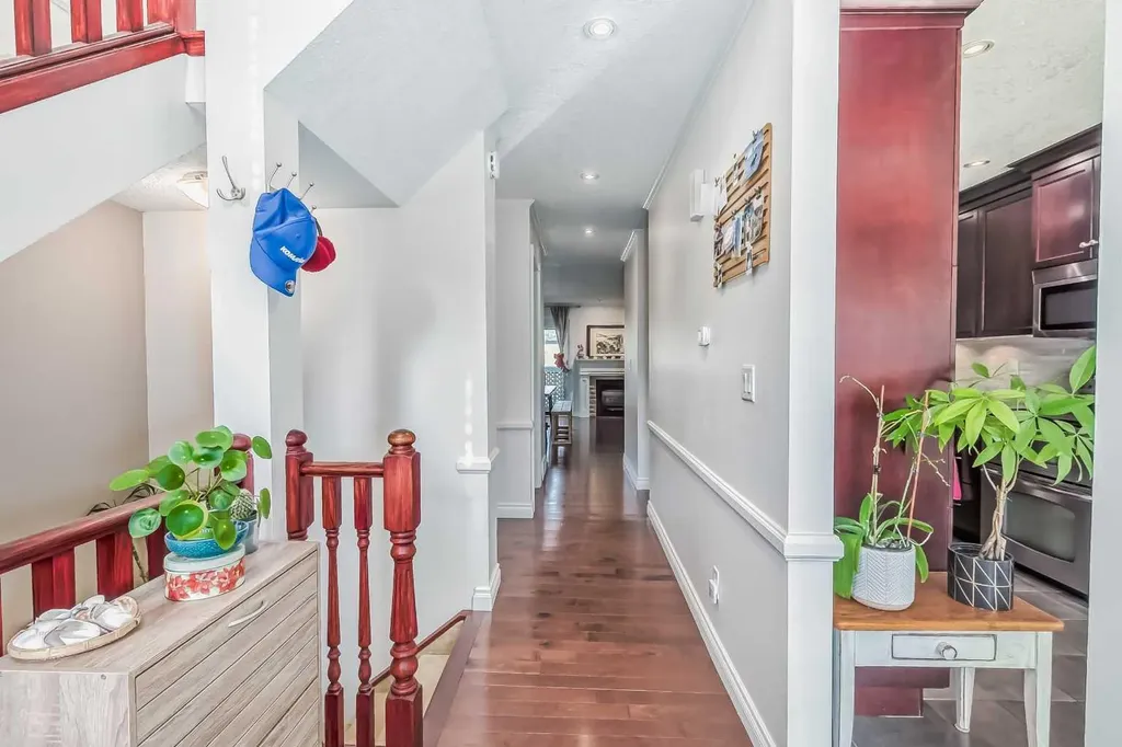 834 2 Avenue NW Calgary AB T2N0E5