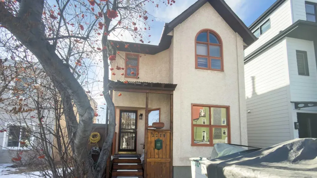 2219 Westmount Road NW Calgary AB T2N 3N5