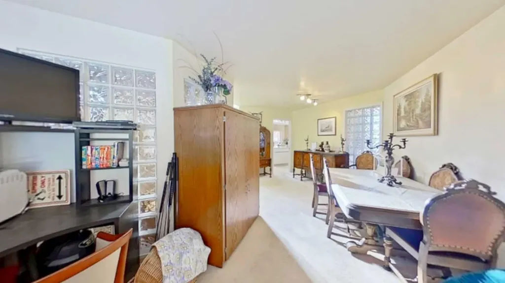 2219 Westmount Road NW Calgary AB T2N 3N5