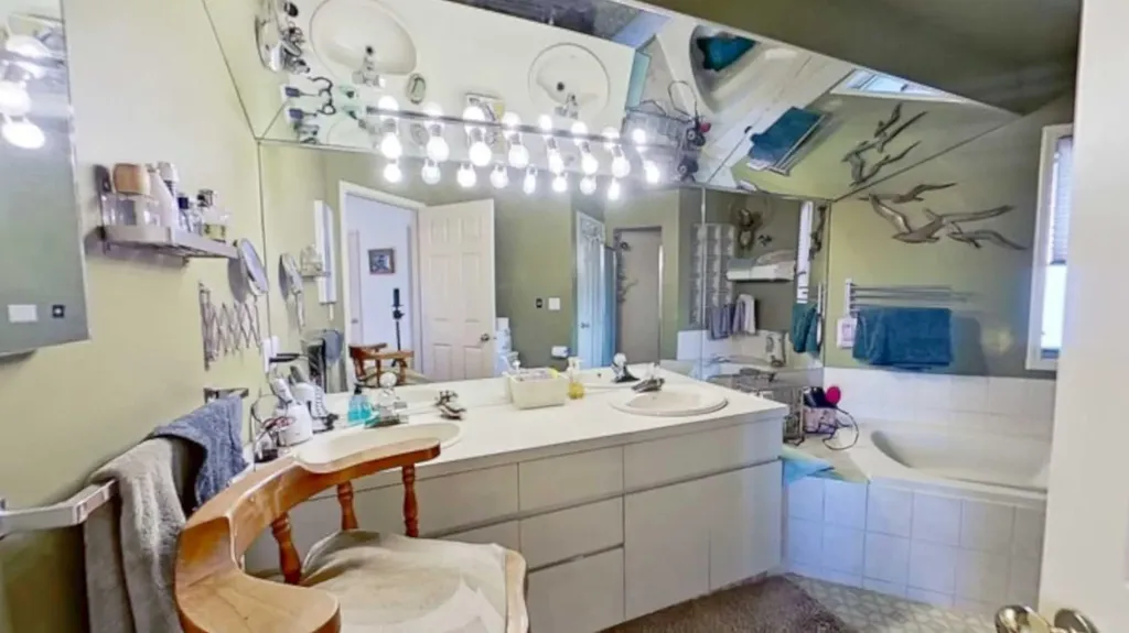 2219 Westmount Road NW Calgary AB T2N 3N5