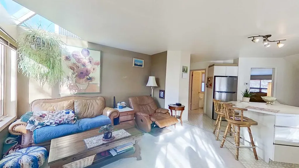 2219 Westmount Road NW Calgary AB T2N 3N5