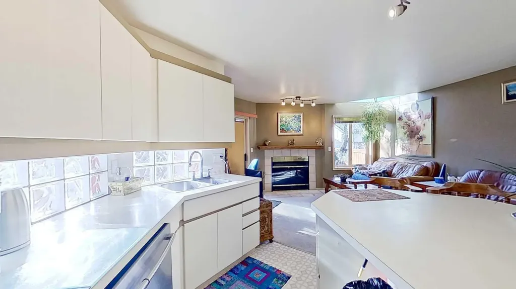 2219 Westmount Road NW Calgary AB T2N 3N5