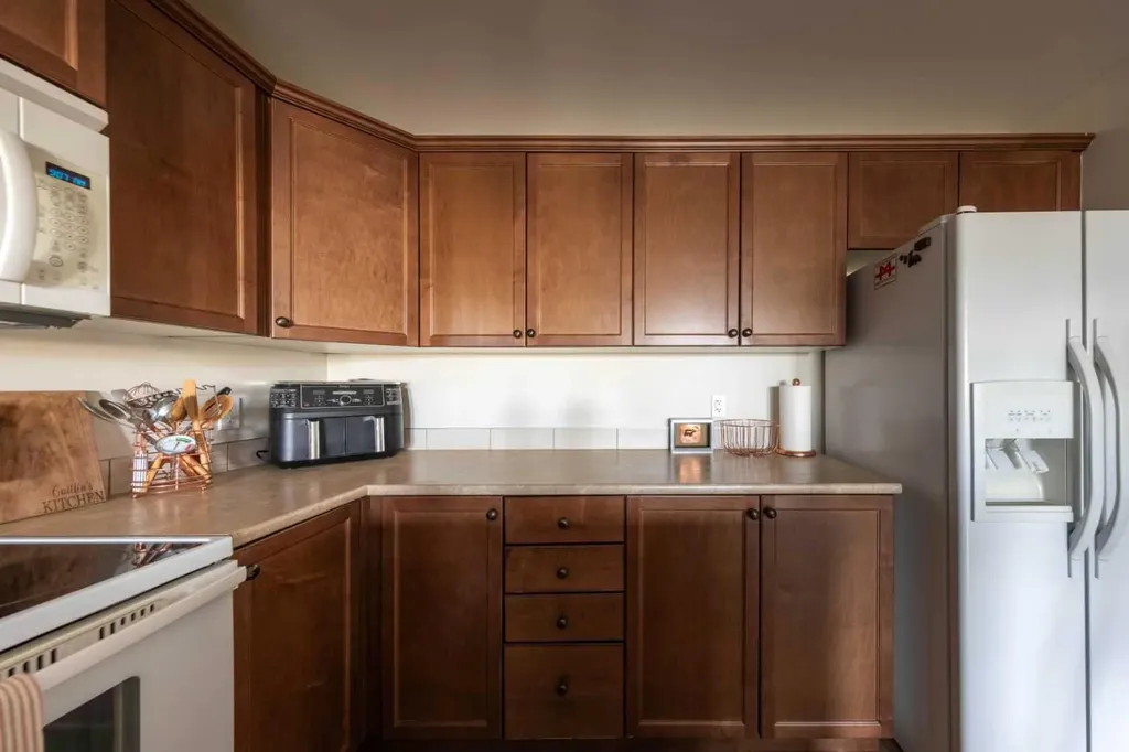 4102 69 Avenue Lloydminster AB T9V2H9