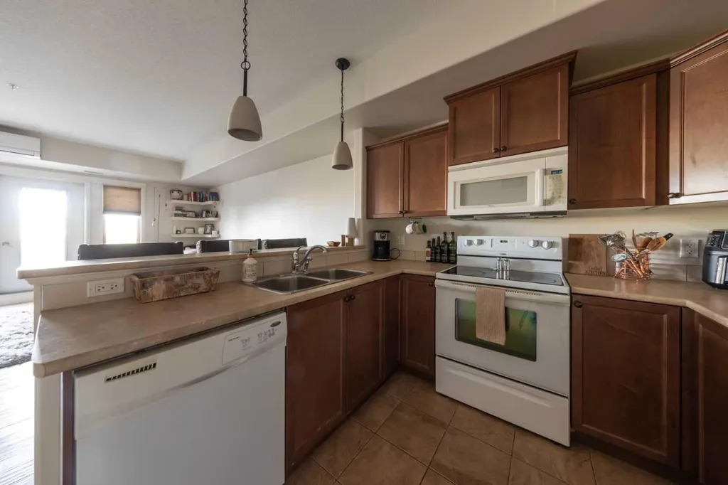 4102 69 Avenue Lloydminster AB T9V2H9