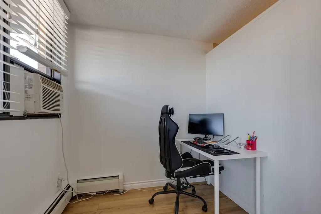 1334 13 Avenue SW Calgary AB T3C 3S2