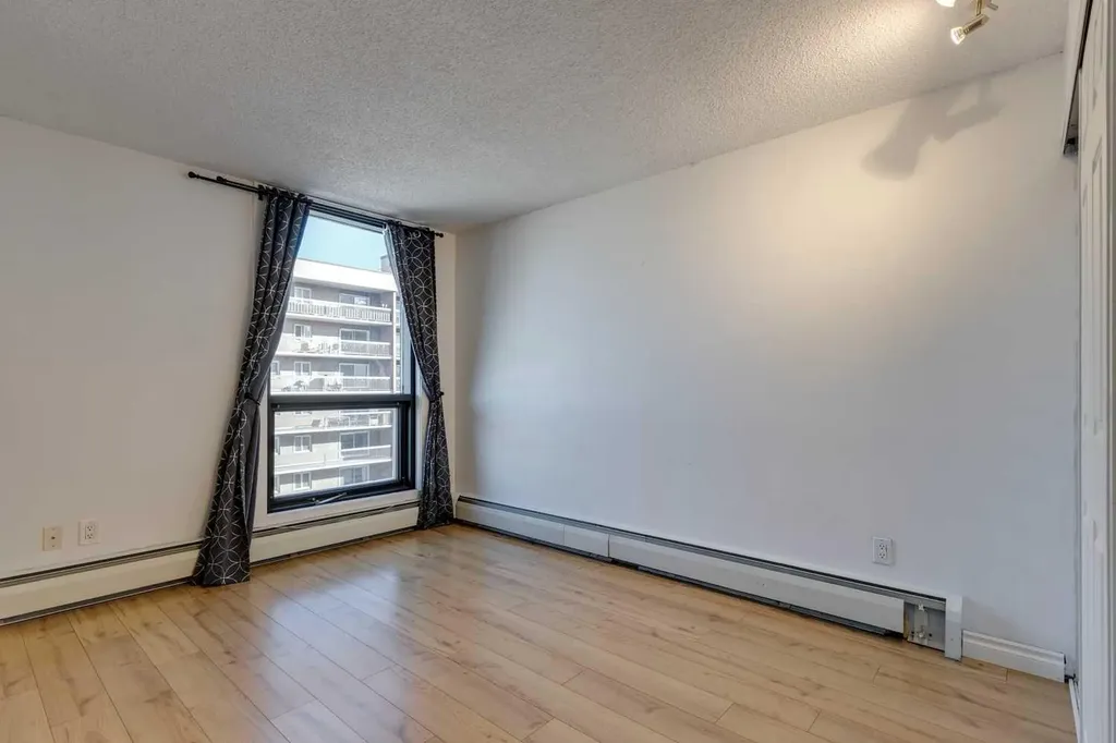 1334 13 Avenue SW Calgary AB T3C 3S2