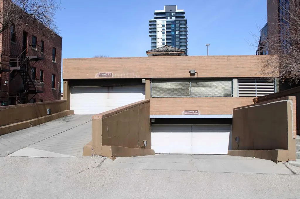 1334 13 Avenue SW Calgary AB T3C 3S2