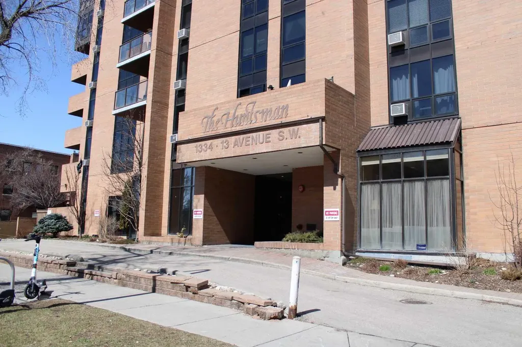 1334 13 Avenue SW Calgary AB T3C 3S2