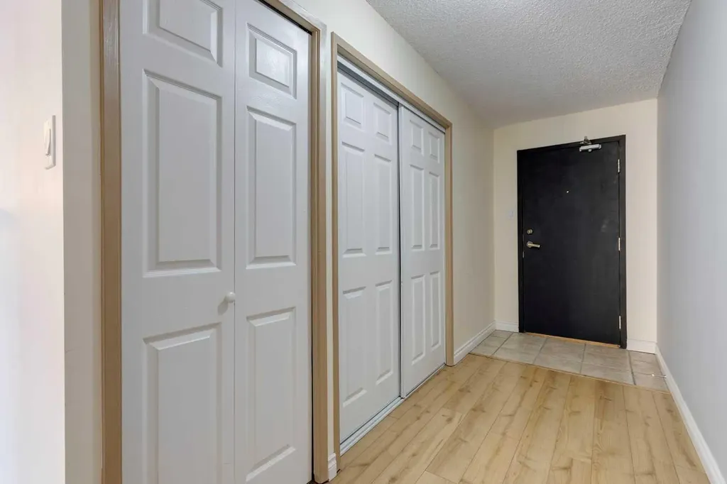 1334 13 Avenue SW Calgary AB T3C 3S2