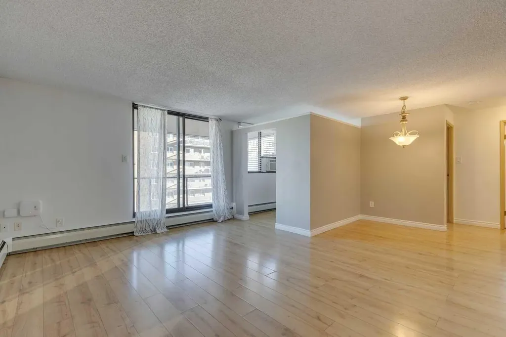 1334 13 Avenue SW Calgary AB T3C 3S2