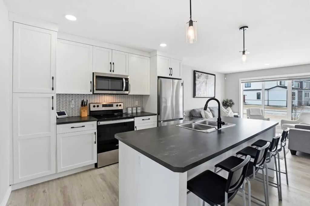 120 Memorial Parkway Rural Red Deer County AB T4E 3C5