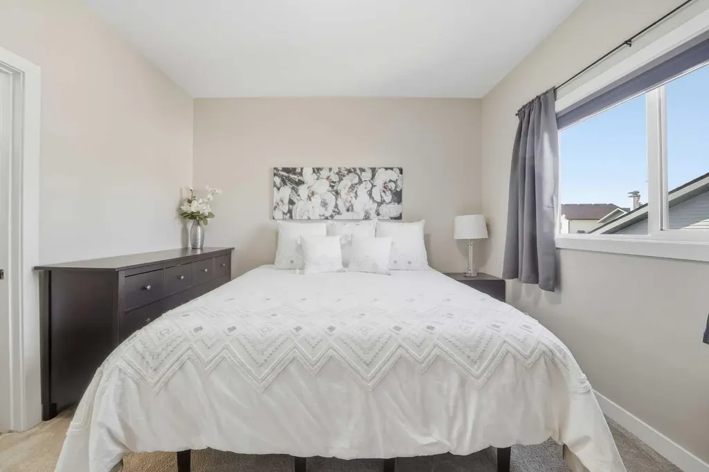 22 Mackenzie Ranch Way Lacombe AB T4L 0A7
