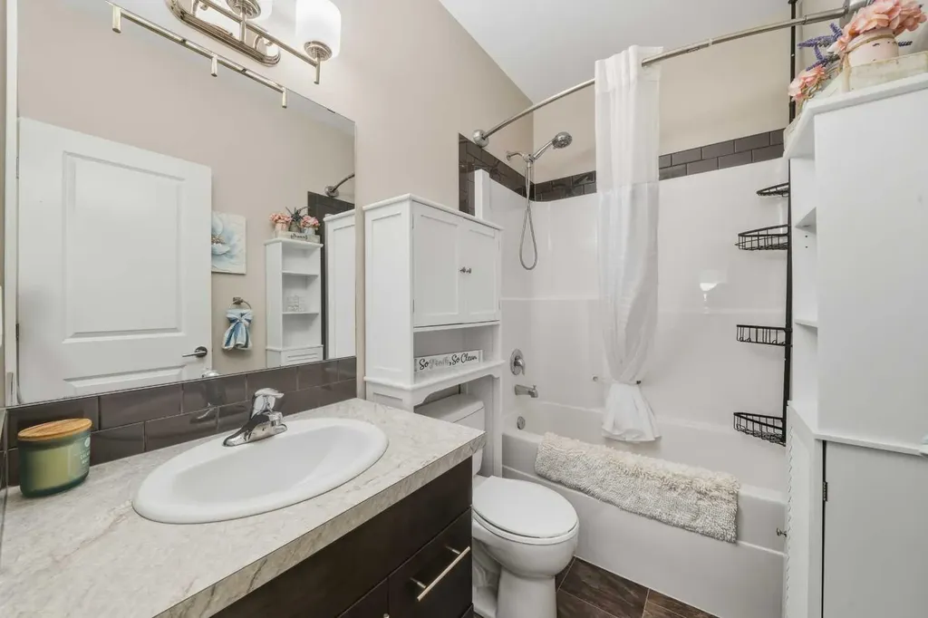 22 Mackenzie Ranch Way Lacombe AB T4L 0A7