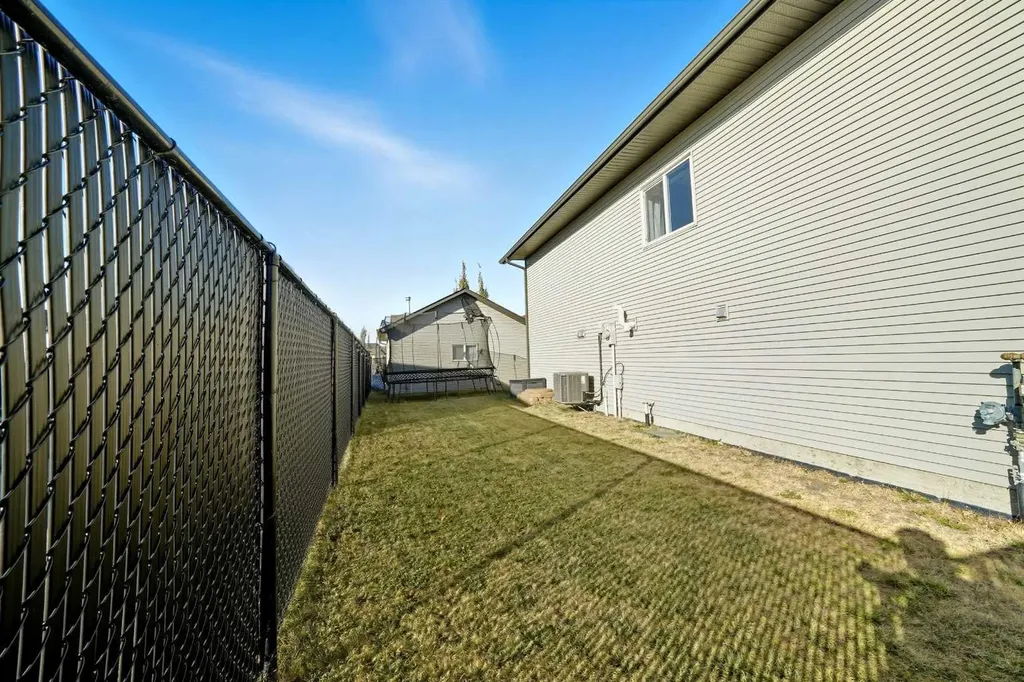 22 Mackenzie Ranch Way Lacombe AB T4L 0A7