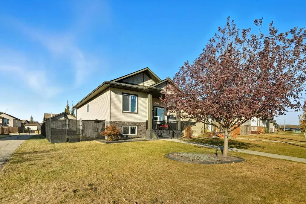 22 Mackenzie Ranch Way Lacombe AB T4L 0A7