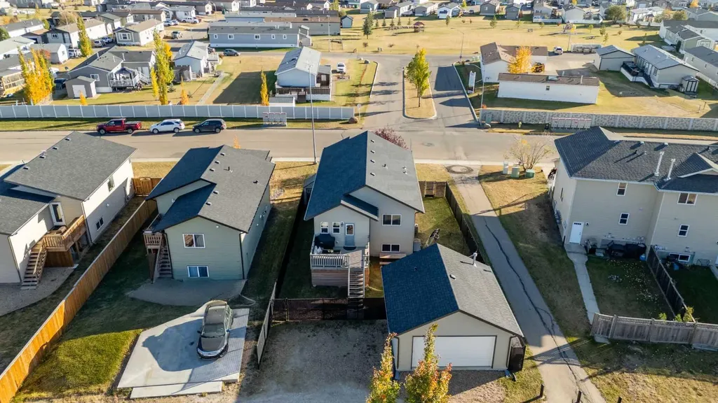 22 Mackenzie Ranch Way Lacombe AB T4L 0A7