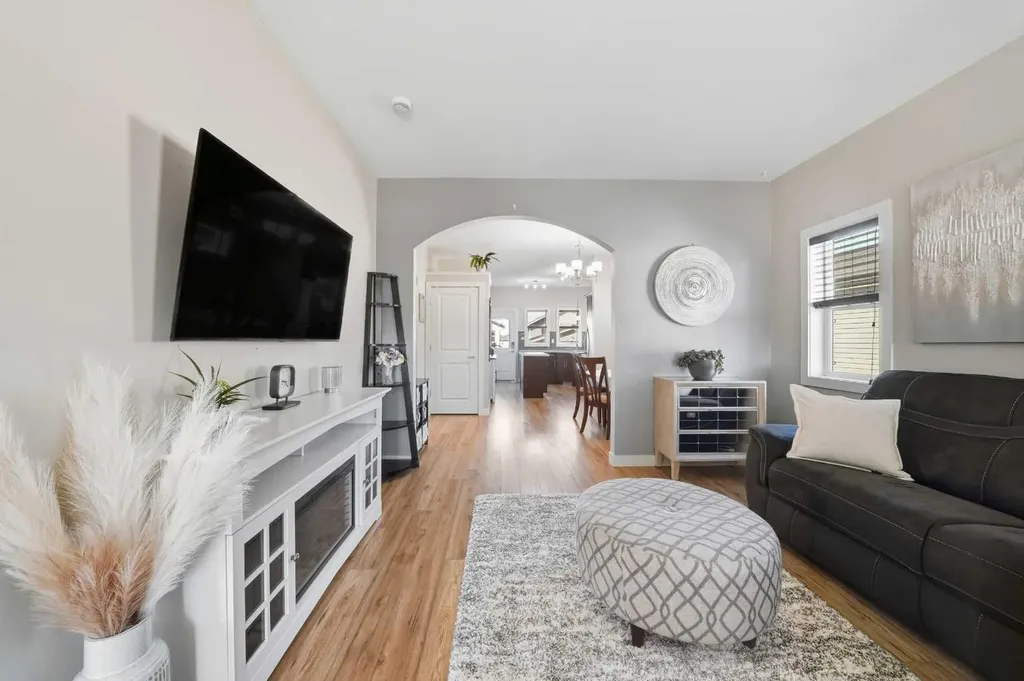 22 Mackenzie Ranch Way Lacombe AB T4L 0A7