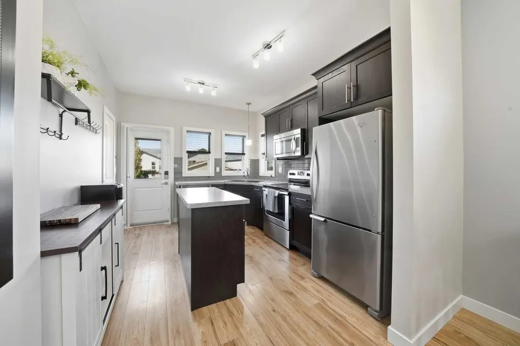 22 Mackenzie Ranch Way Lacombe AB T4L 0A7