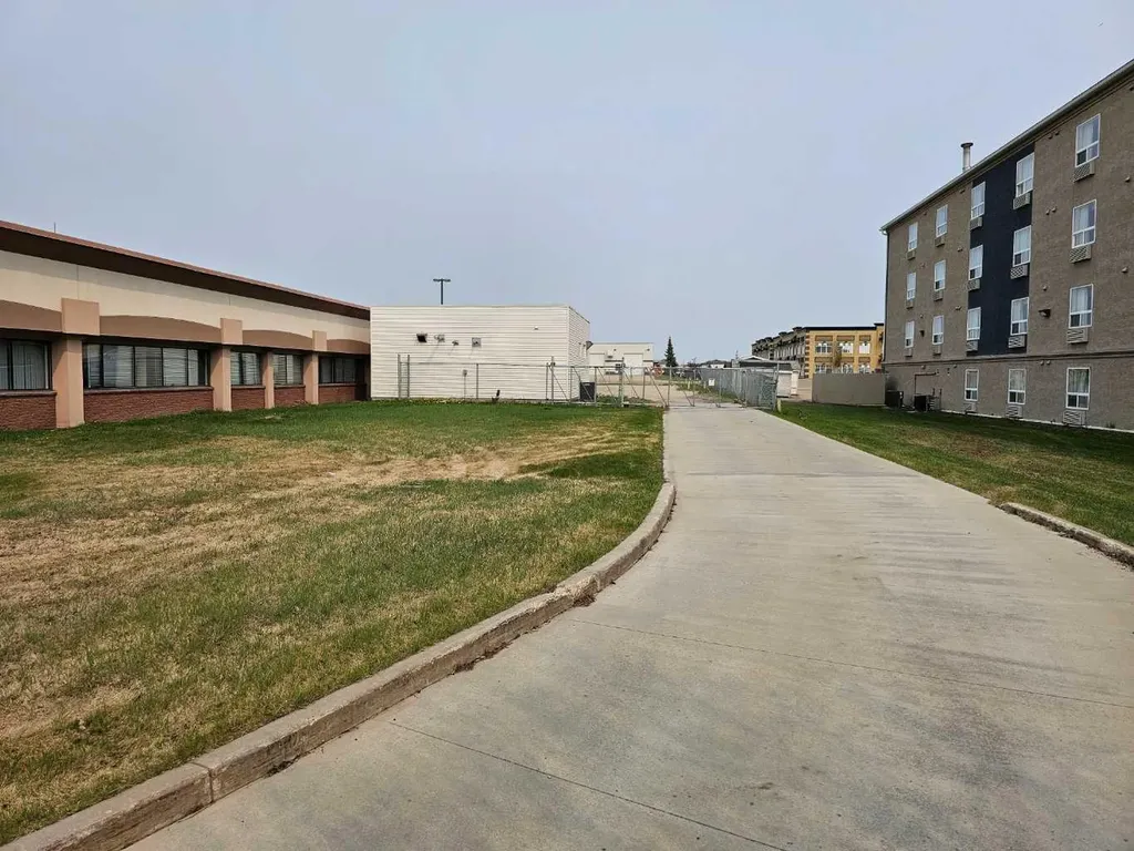 10070 117 Avenue Grande Prairie AB T8V4K5