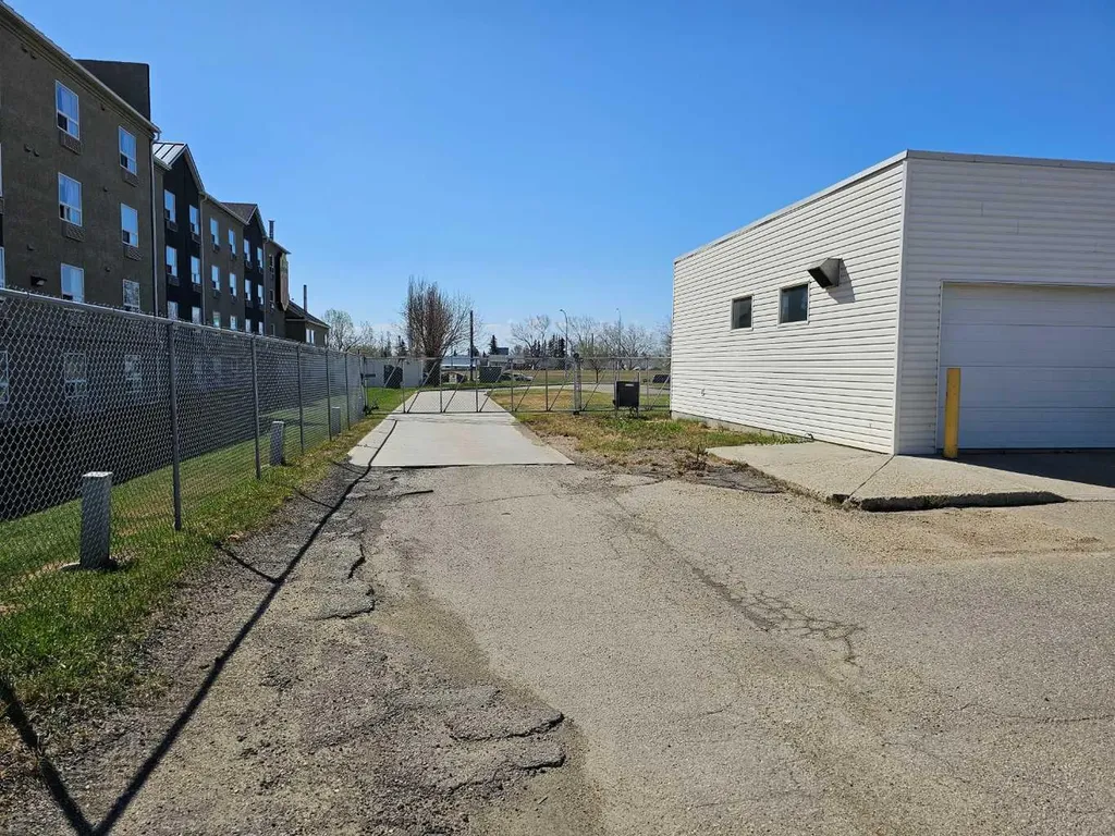 10070 117 Avenue Grande Prairie AB T8V4K5