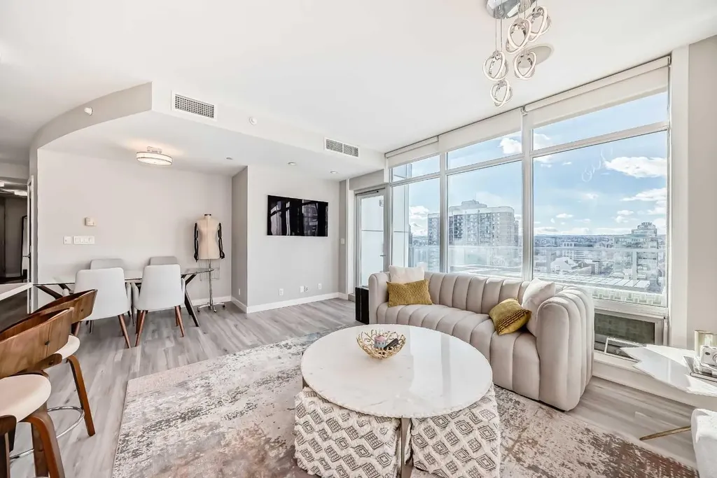 530 12 Avenue SW Calgary AB T2R 0B1