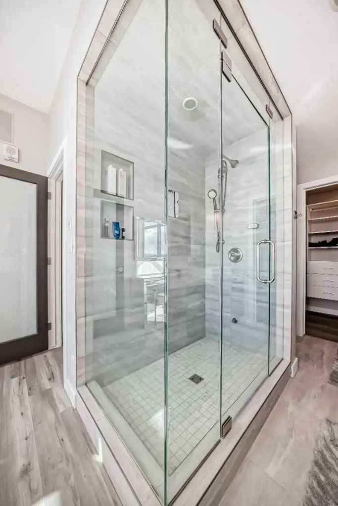 530 12 Avenue SW Calgary AB T2R 0B1