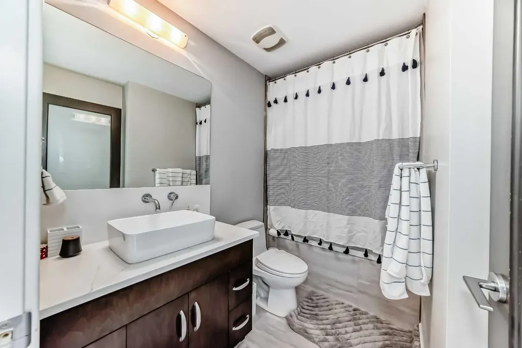 530 12 Avenue SW Calgary AB T2R 0B1