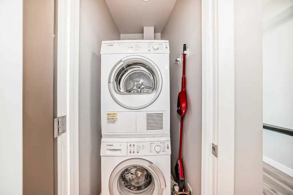 530 12 Avenue SW Calgary AB T2R 0B1