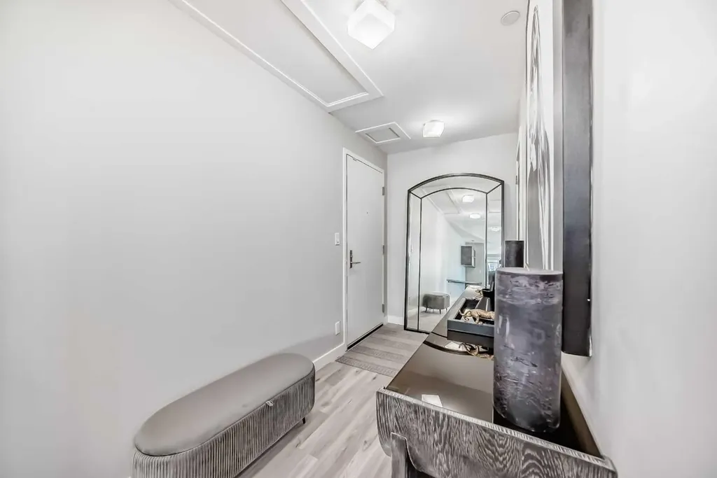 530 12 Avenue SW Calgary AB T2R 0B1