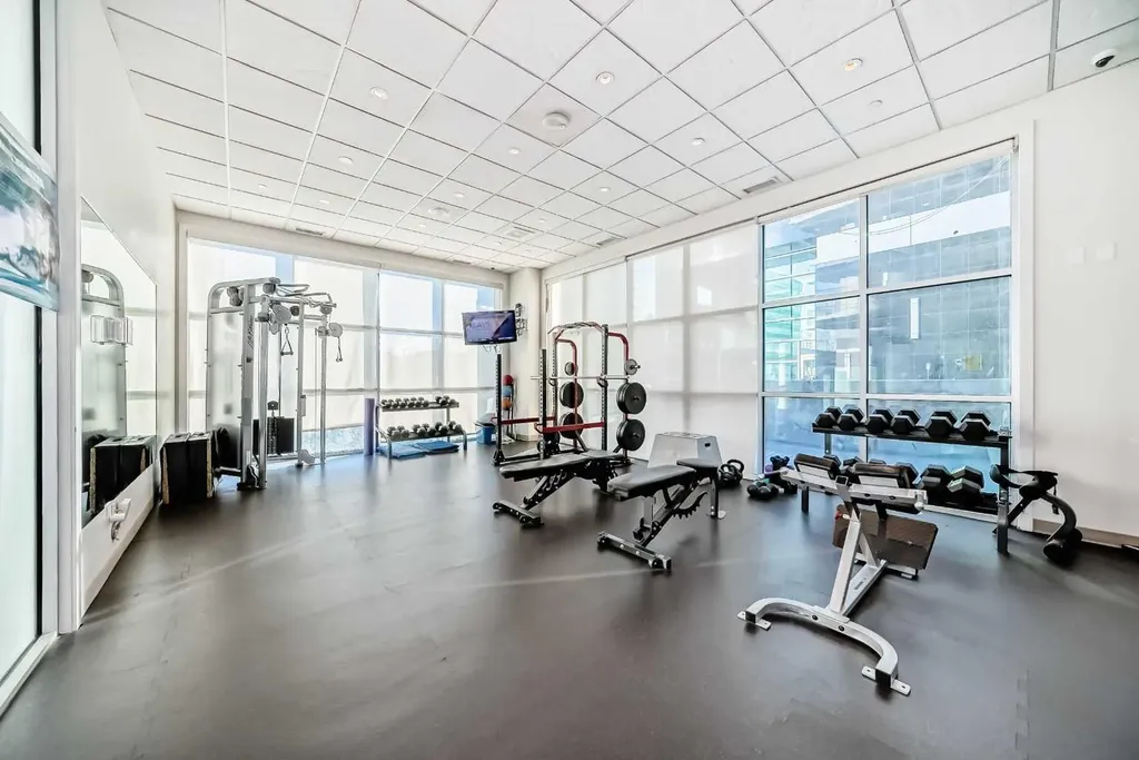 530 12 Avenue SW Calgary AB T2R 0B1