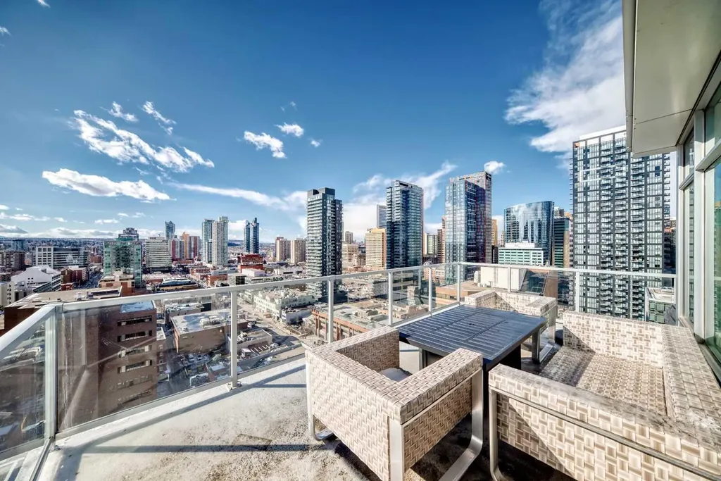530 12 Avenue SW Calgary AB T2R 0B1