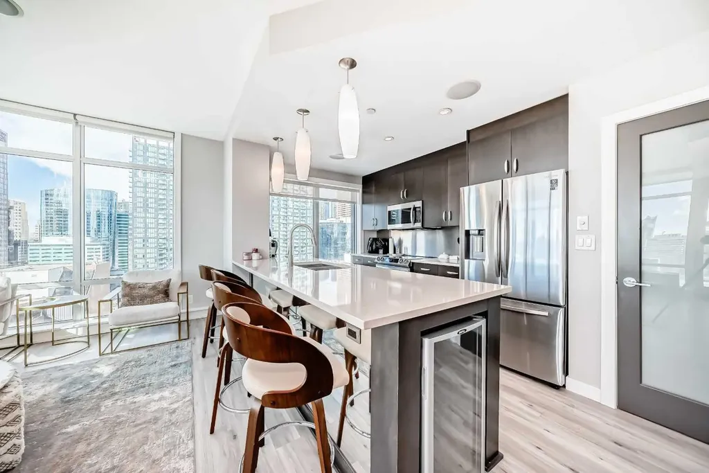 530 12 Avenue SW Calgary AB T2R 0B1