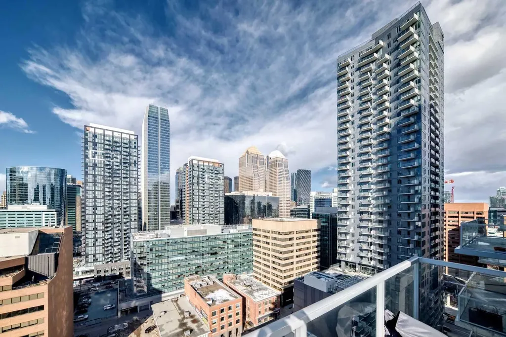 530 12 Avenue SW Calgary AB T2R 0B1