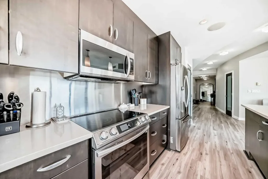 530 12 Avenue SW Calgary AB T2R 0B1