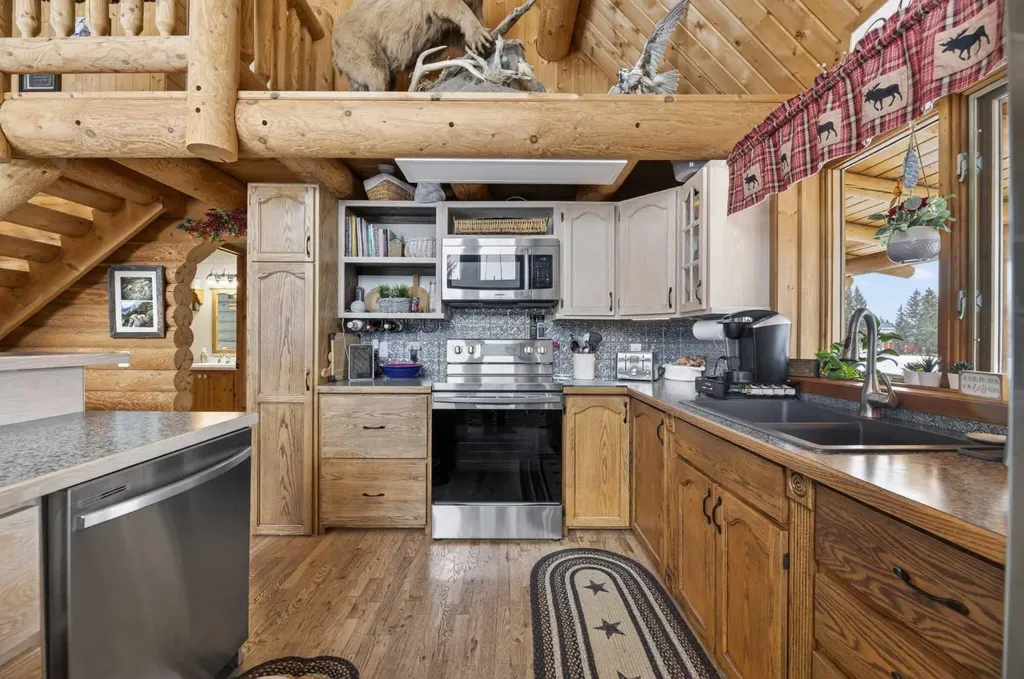 32460 Range Road 61 Rural Mountain View County AB T0M 1X0