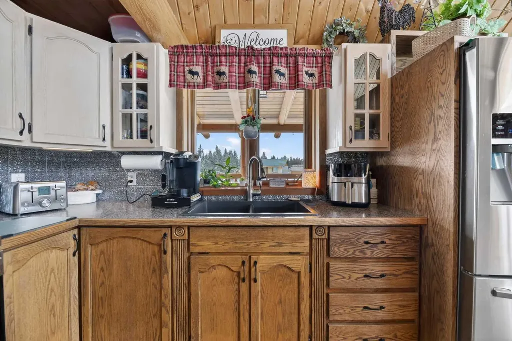 32460 Range Road 61 Rural Mountain View County AB T0M 1X0