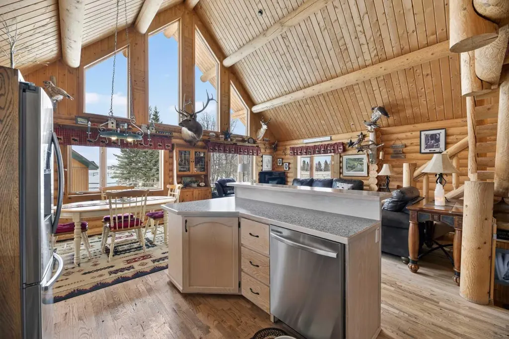 32460 Range Road 61 Rural Mountain View County AB T0M 1X0