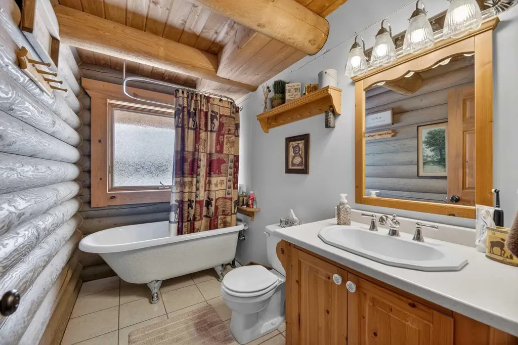 32460 Range Road 61 Rural Mountain View County AB T0M 1X0