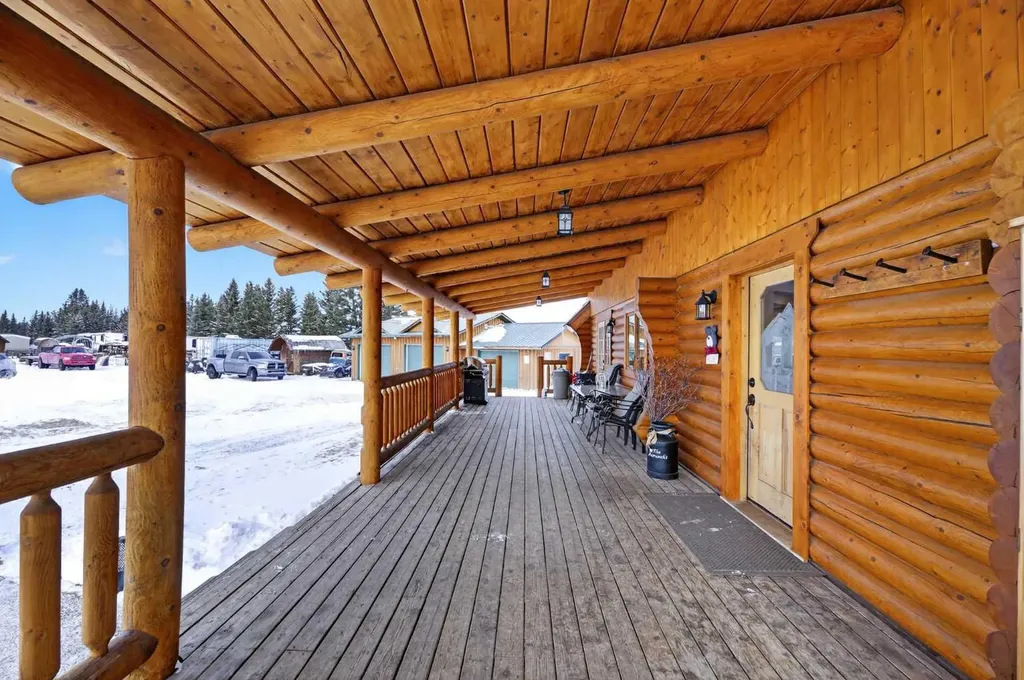 32460 Range Road 61 Rural Mountain View County AB T0M 1X0