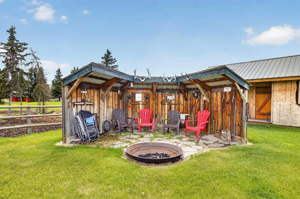 32460 Range Road 61 Rural Mountain View County AB T0M 1X0