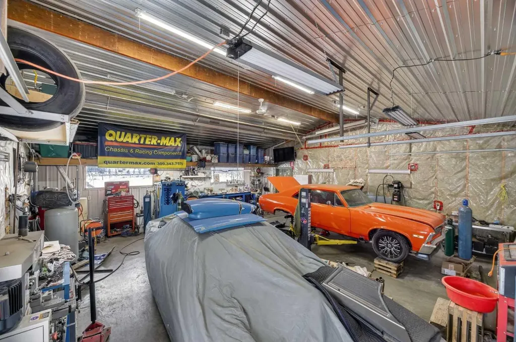 32460 Range Road 61 Rural Mountain View County AB T0M 1X0
