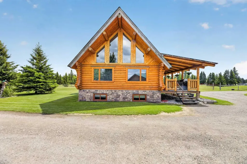 32460 Range Road 61 Rural Mountain View County AB T0M 1X0