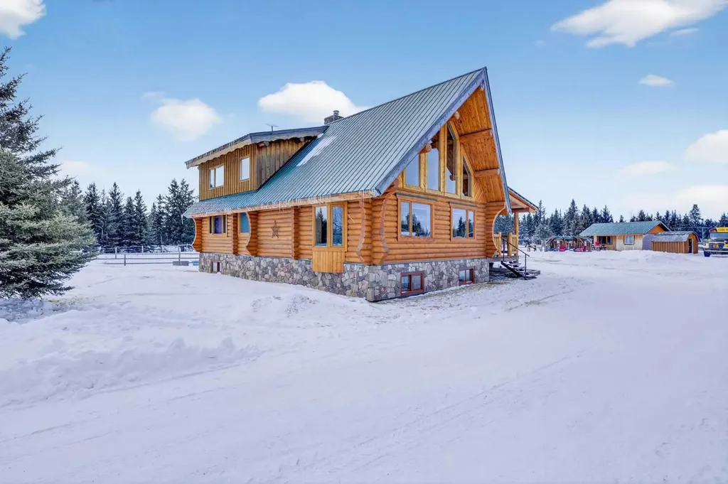 32460 Range Road 61 Rural Mountain View County AB T0M 1X0