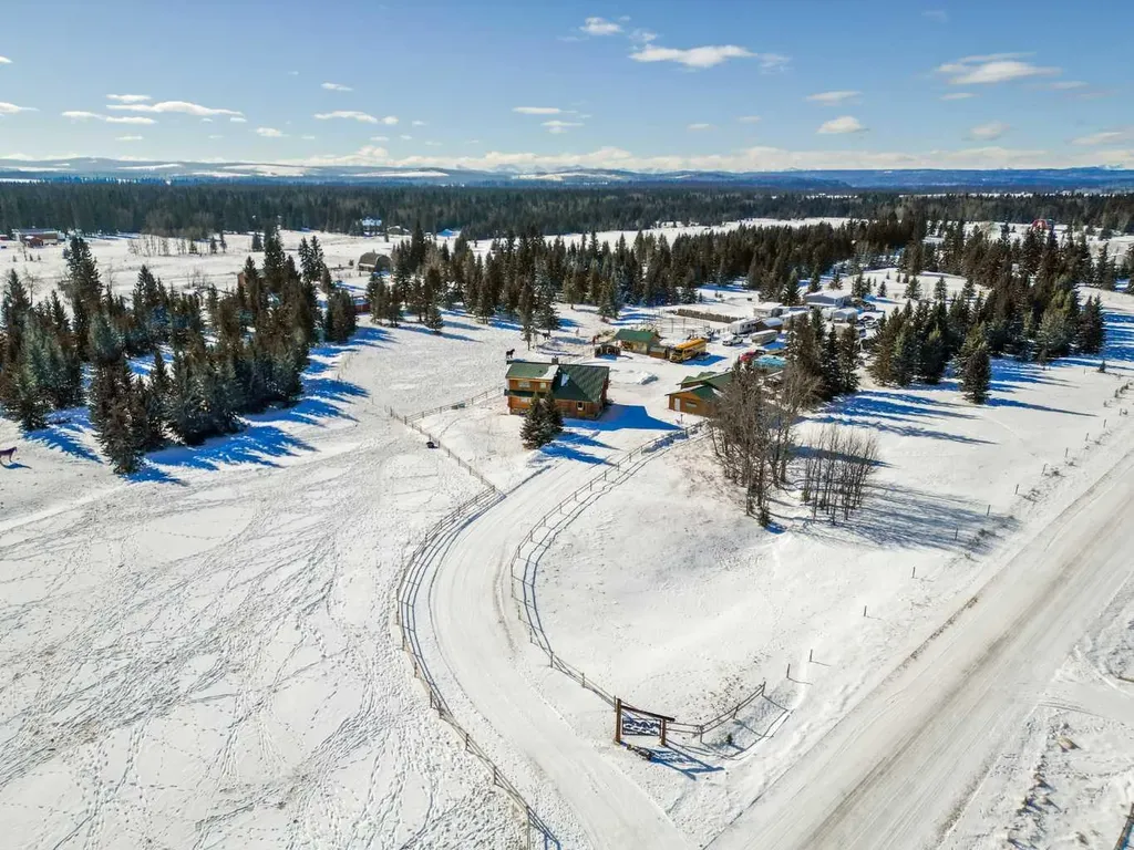 32460 Range Road 61 Rural Mountain View County AB T0M 1X0